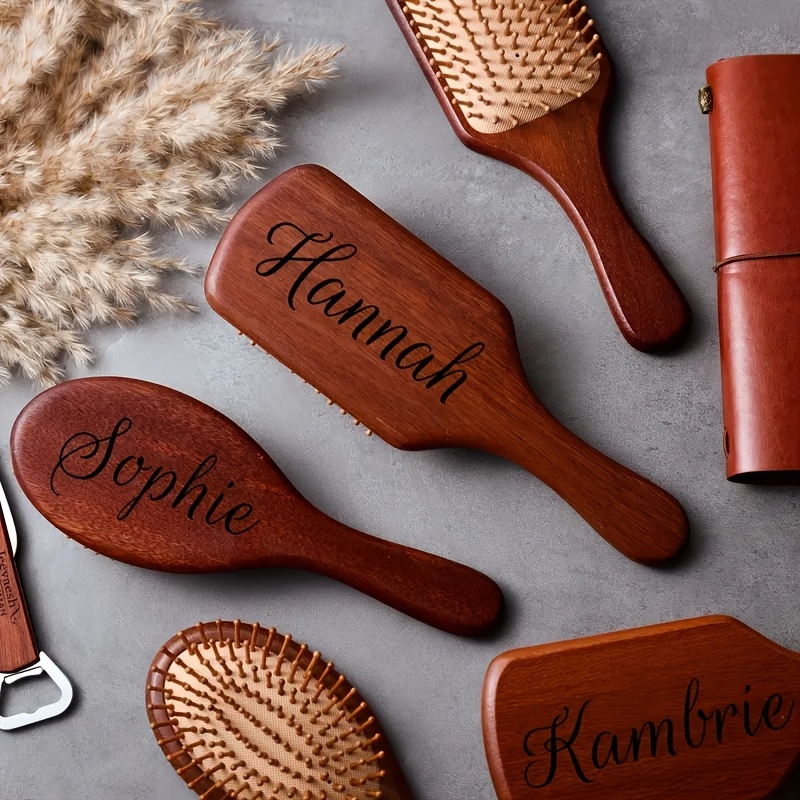 각인된 이름 백단향 머리 빗 - 중간 강모, 정전기 방 - Hair Care Names 리뷰 및 가격